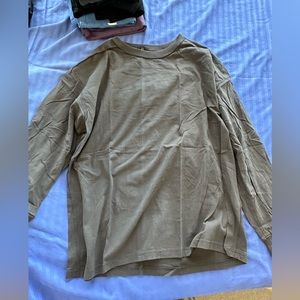 Long-sleeved top